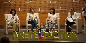 Panelists in the conference Integrating Equality in public and private management in Navarre, organised by Areté Activa